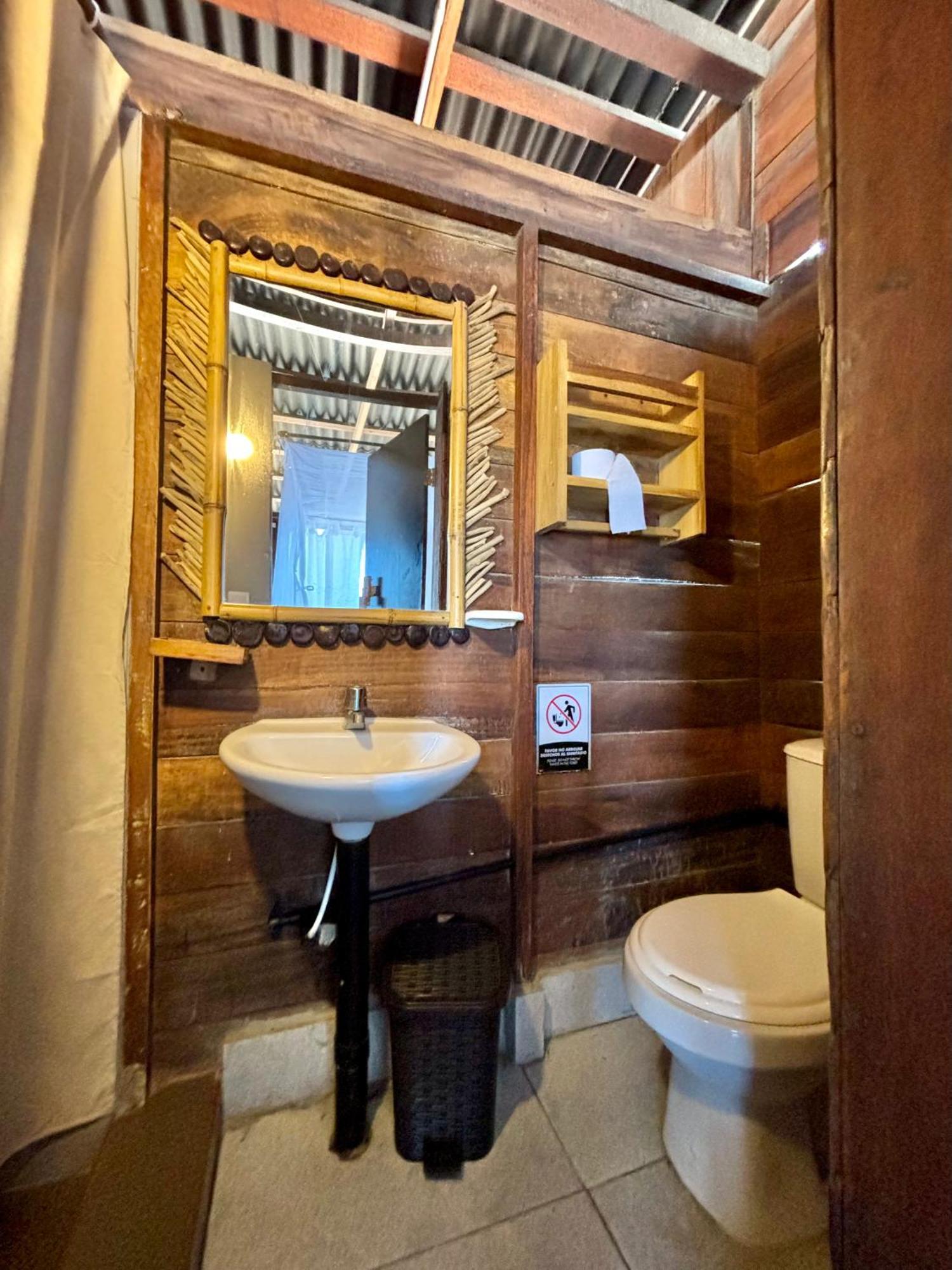 Paraíso Hostal *