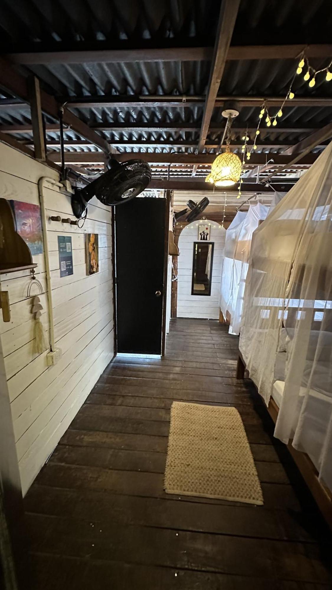 Hostal Paraíso *